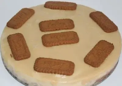 Tarta de queso con galletas lotus y chocolate blanco